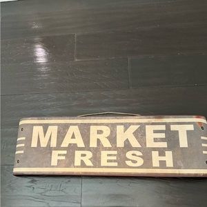 Market Fresh Sign